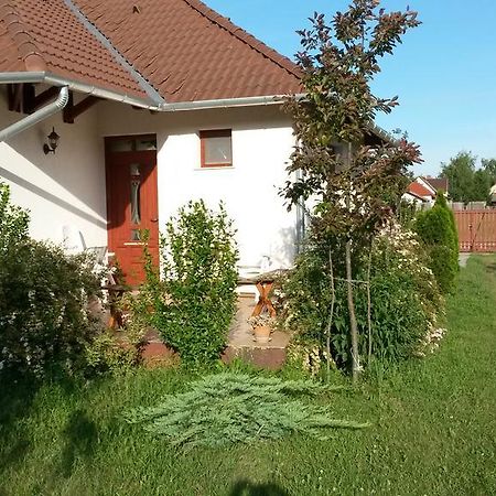 Cserkei Nyaralo Cserkeszőlő Camera foto