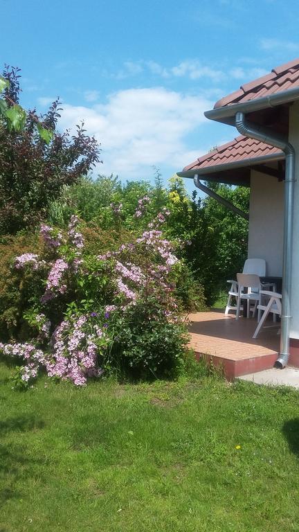 Cserkei Nyaralo Cserkeszőlő Esterno foto