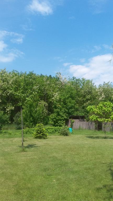 Cserkei Nyaralo Cserkeszőlő Esterno foto